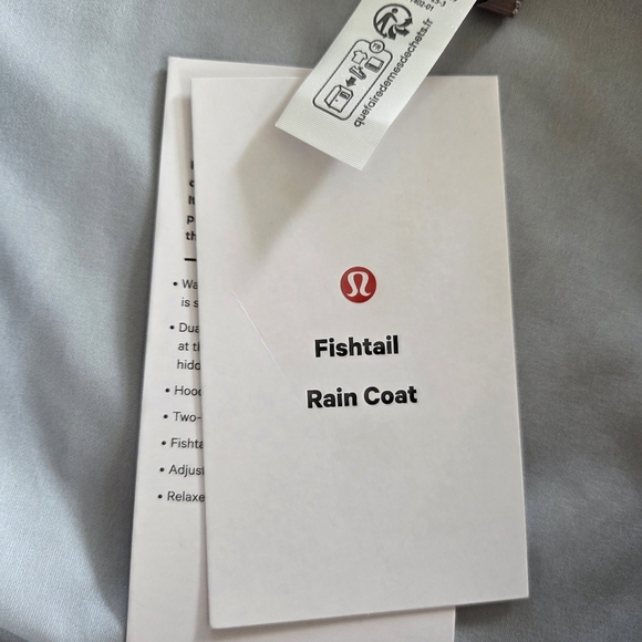 Lululemon Waterproof Fishtail Rain Coat Size Small NWT $298 Sheer Oak - Picture 8 of 16